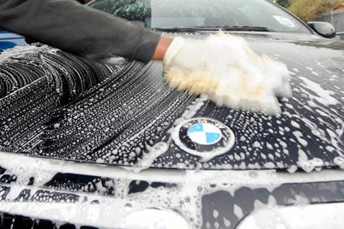 بهترین مایع برای شستن ماشین و ویژگی‌های آن